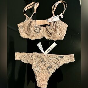 Victoria’s Secret Dream Angels Unlined Bra & Panty Set